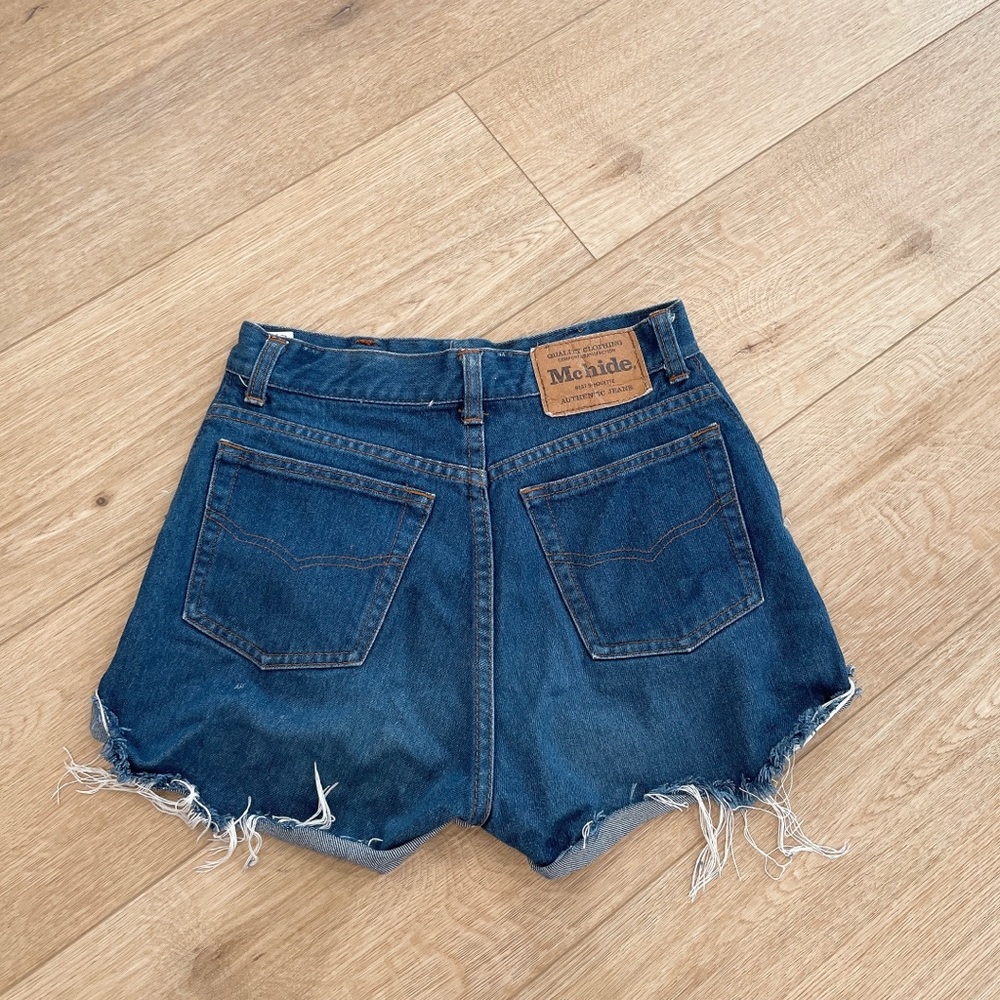 Short Jeans - Picture 2 of 2